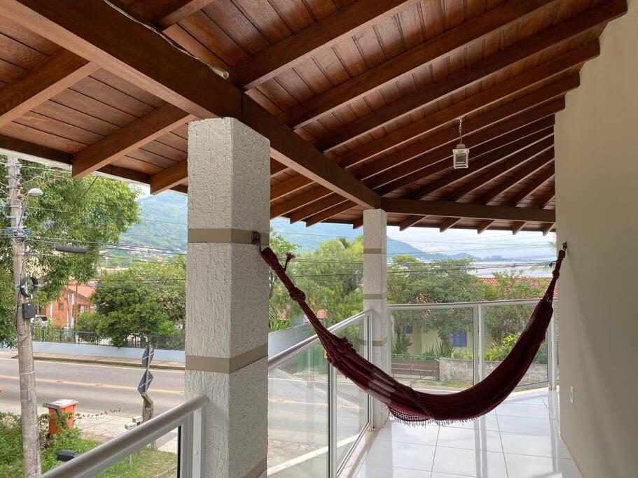 Casa Alto Padrao Frente A *
